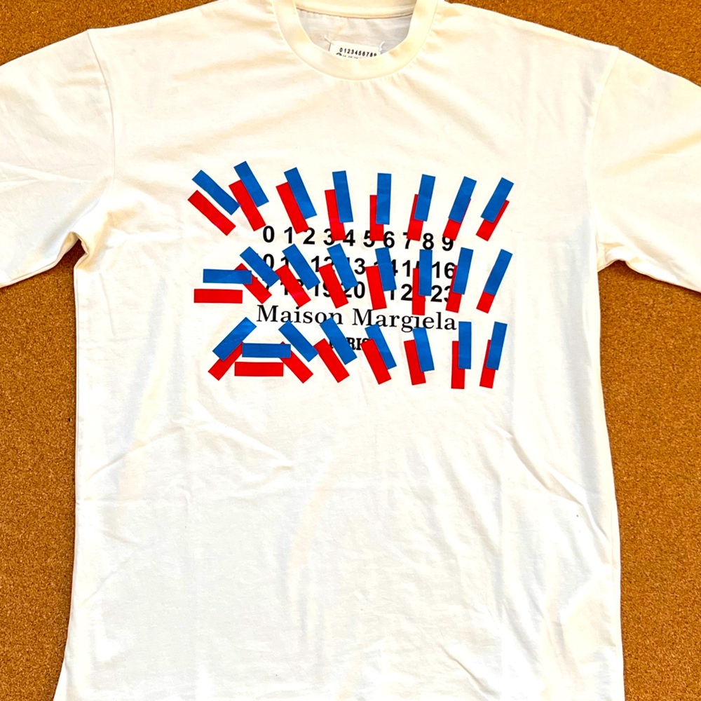 White boxy fit Maison Margiela blue red logo T-shirt size S